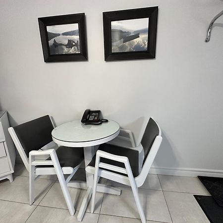 Motel Le Refuge シェルブルック エクステリア 写真