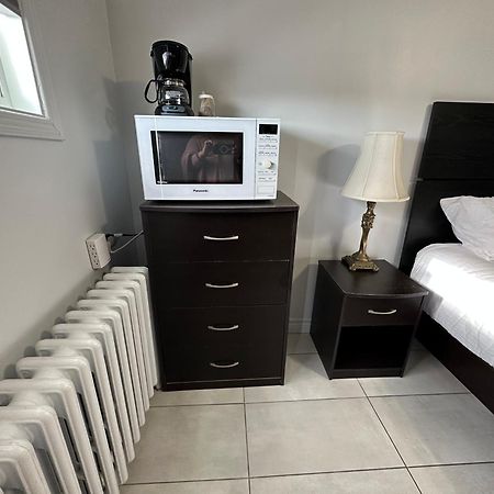 Motel Le Refuge シェルブルック エクステリア 写真