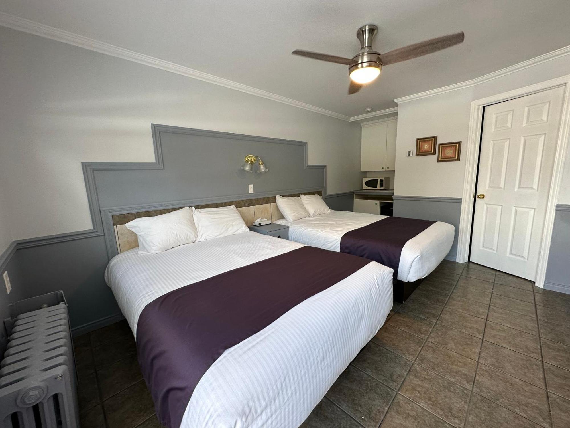 Motel Le Refuge シェルブルック エクステリア 写真