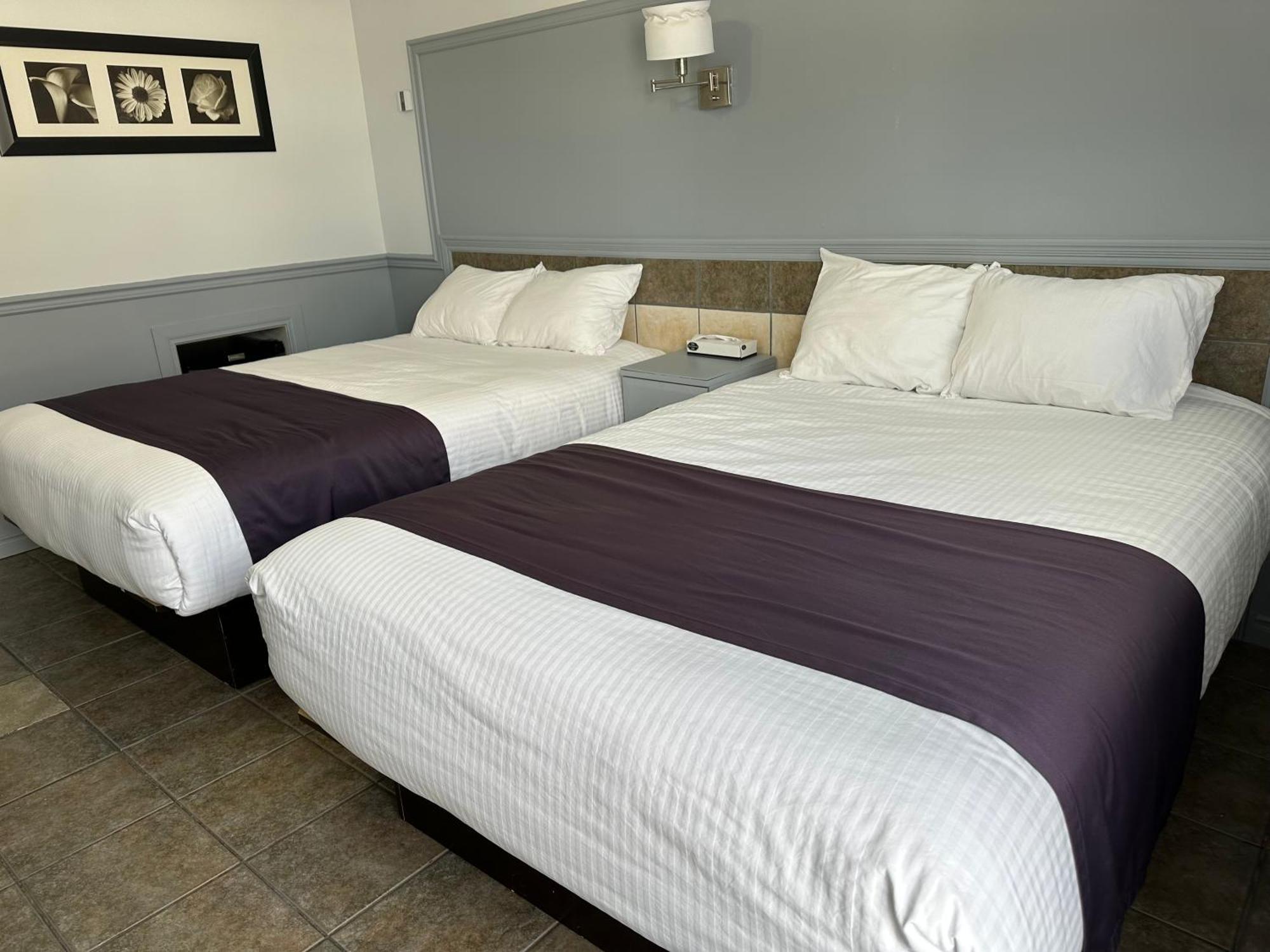 Motel Le Refuge シェルブルック エクステリア 写真