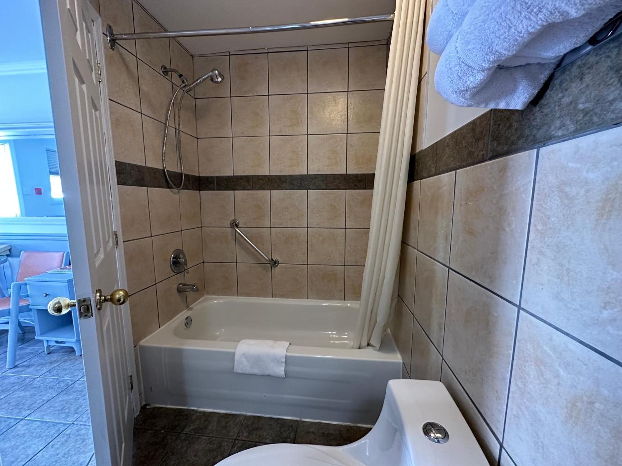 Motel Le Refuge シェルブルック エクステリア 写真