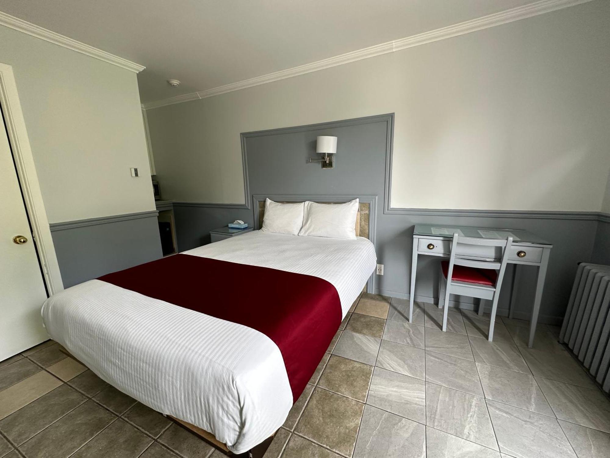 Motel Le Refuge シェルブルック エクステリア 写真