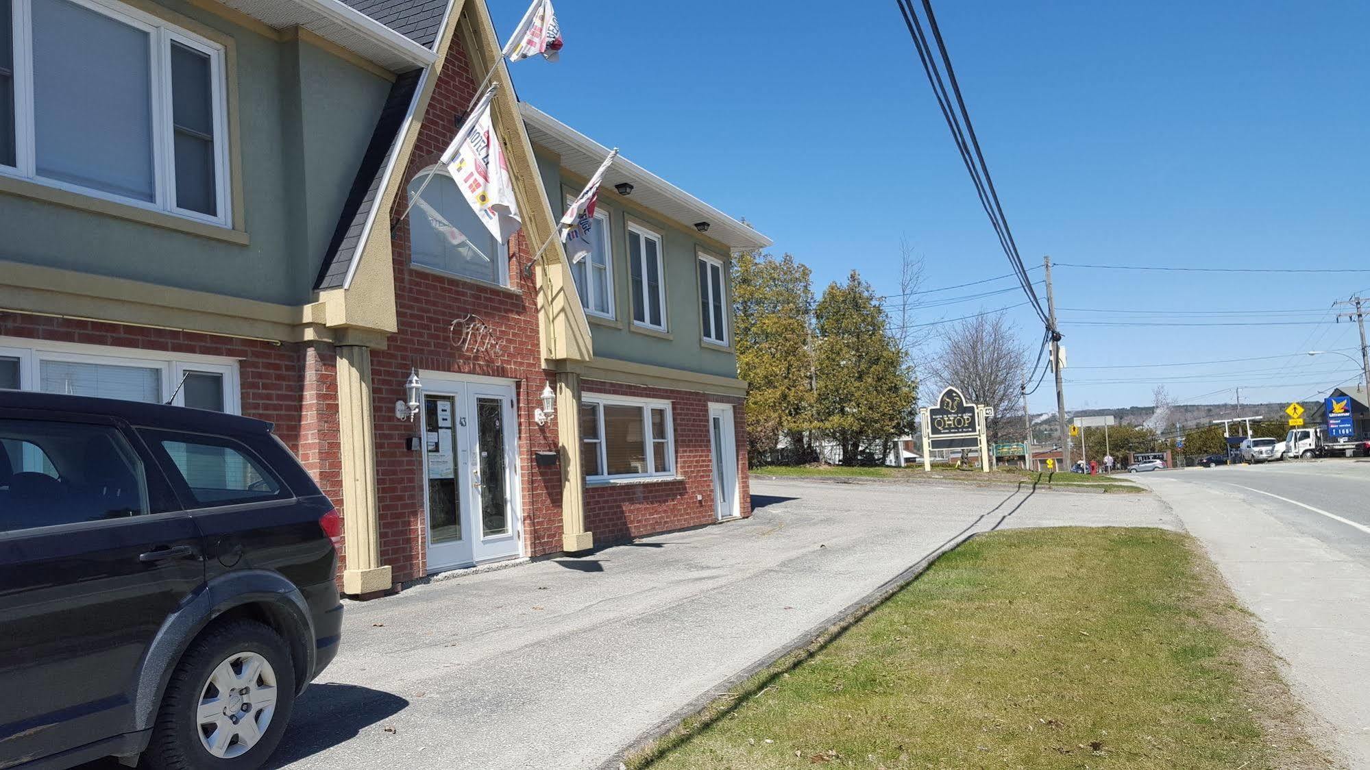 Motel Le Refuge シェルブルック エクステリア 写真