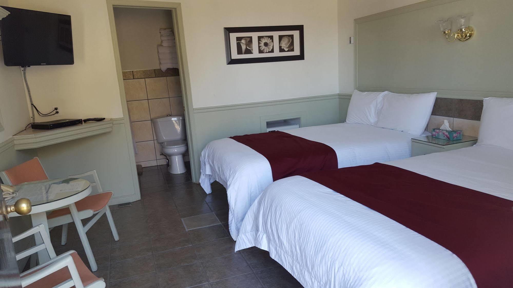 Motel Le Refuge シェルブルック エクステリア 写真