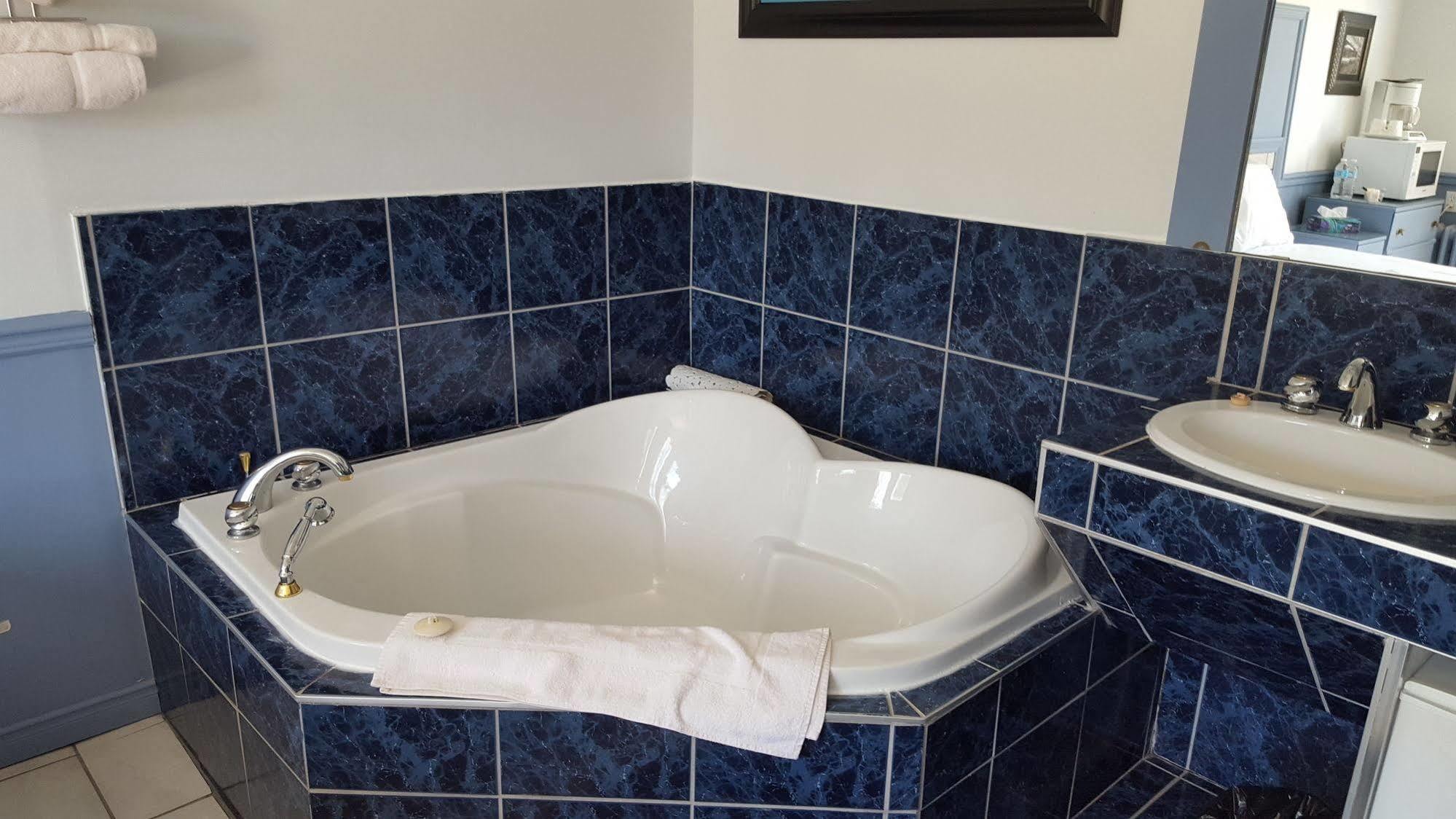 Motel Le Refuge シェルブルック エクステリア 写真